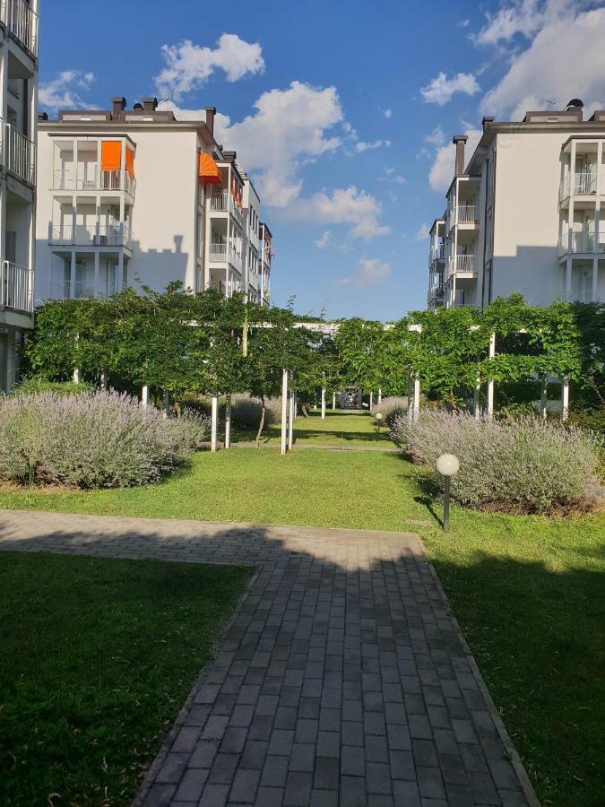 Milano Malpensa Grandi AP Apartment Gallarate Bagian luar foto