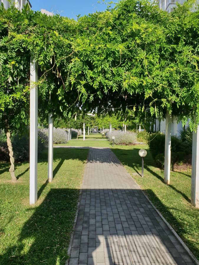 Milano Malpensa Grandi AP Apartment Gallarate Bagian luar foto