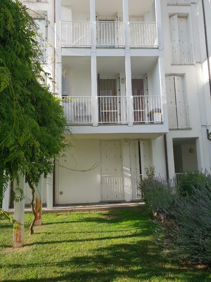 Milano Malpensa Grandi AP Apartment Gallarate Bagian luar foto