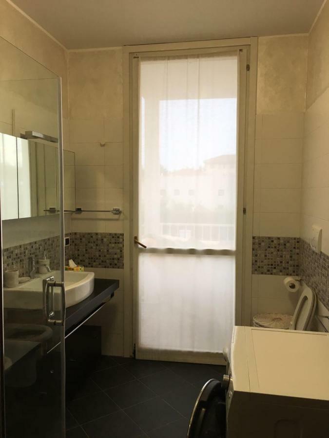 Milano Malpensa Grandi AP Apartment Gallarate Bagian luar foto