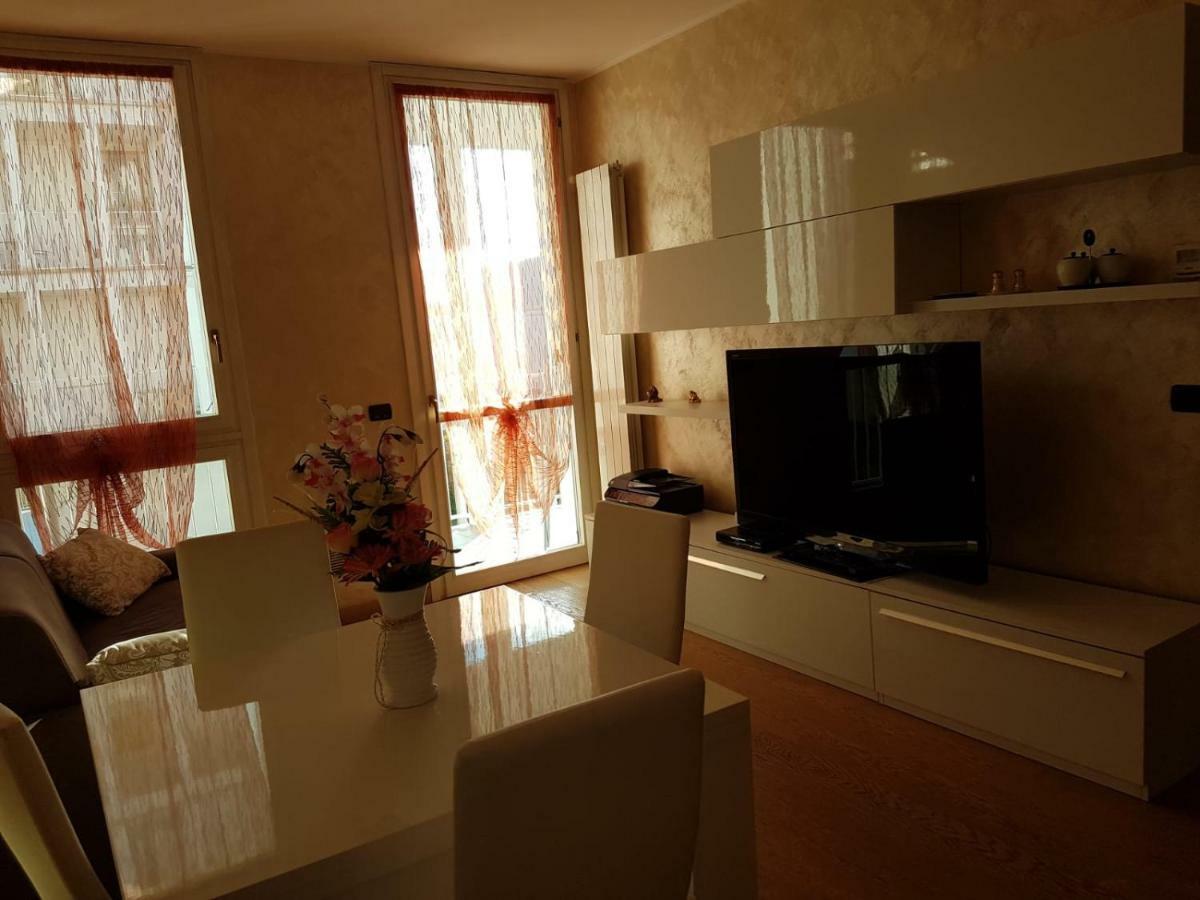 Milano Malpensa Grandi AP Apartment Gallarate Bagian luar foto