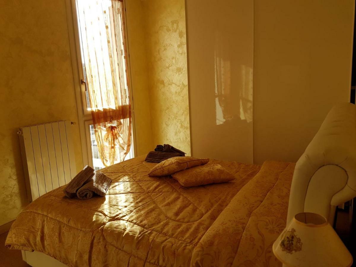 Milano Malpensa Grandi AP Apartment Gallarate Bagian luar foto