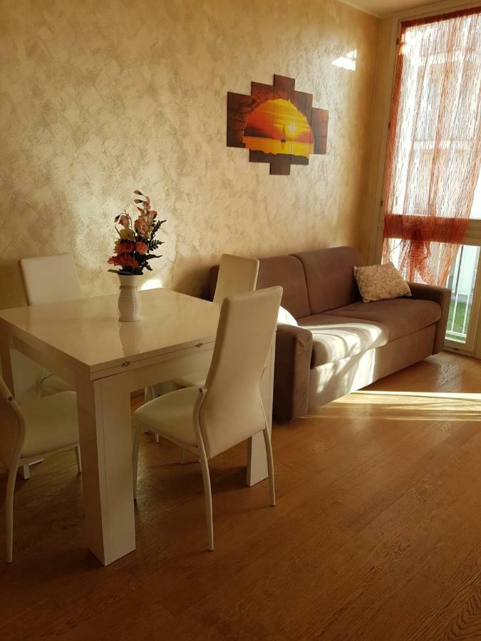 Milano Malpensa Grandi AP Apartment Gallarate Bagian luar foto