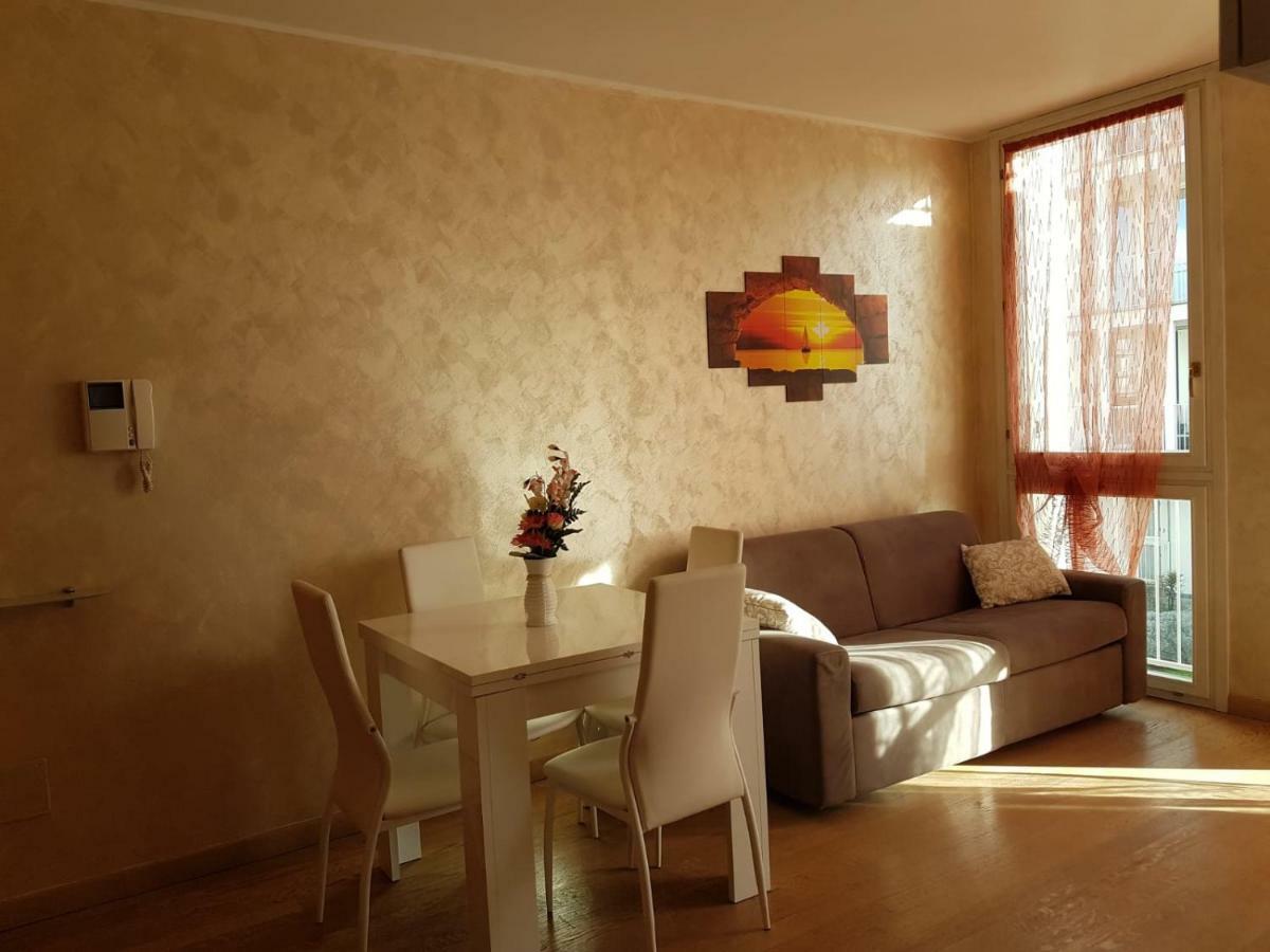 Milano Malpensa Grandi AP Apartment Gallarate Bagian luar foto
