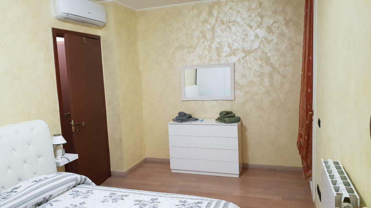 Milano Malpensa Grandi AP Apartment Gallarate Bagian luar foto