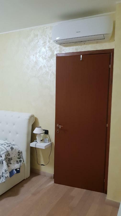Milano Malpensa Grandi AP Apartment Gallarate Bagian luar foto