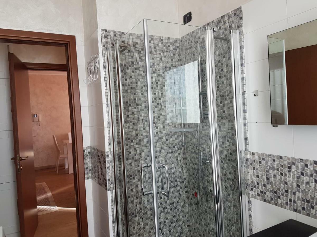 Milano Malpensa Grandi AP Apartment Gallarate Bagian luar foto