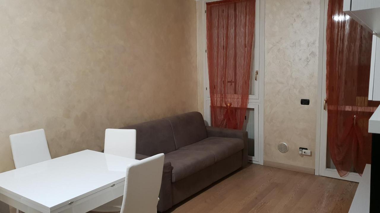 Milano Malpensa Grandi AP Apartment Gallarate Bagian luar foto